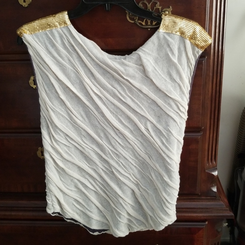 Top - Picture 2 of 2